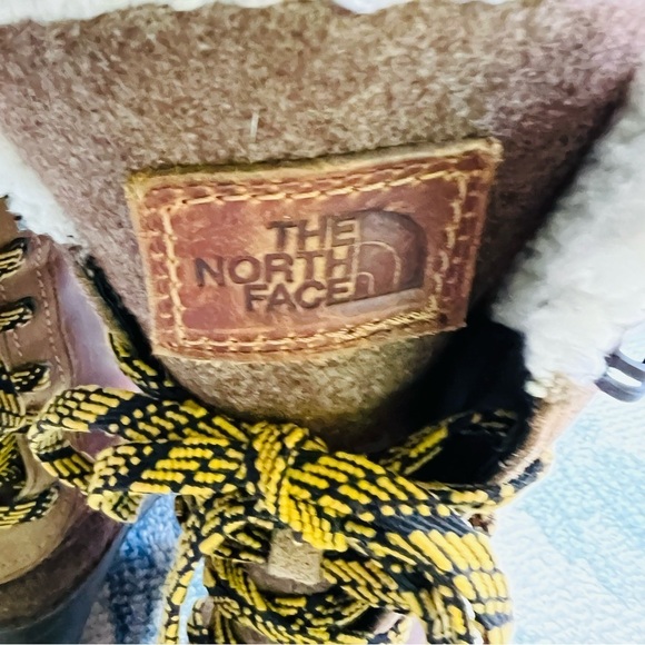 The North Face Shellista III Mid Snow Boots SIZE 8 EXCELLENT CONDITION - Picture 3 of 14